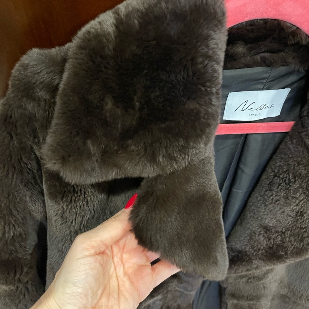 Brown fur coat - Picture 4 of 11